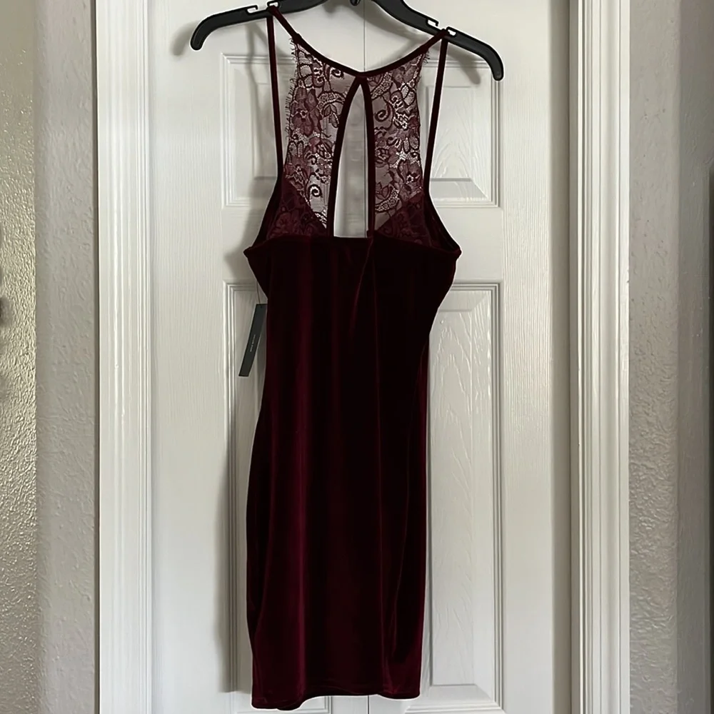 Lulus burgundy velvet mini cocktail dress- size large - Picture 2 of 7